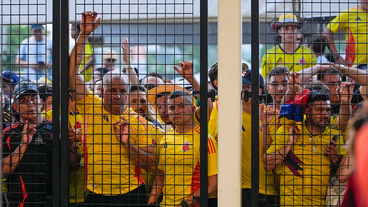 Copa América fans create chaotic scene before ArgentinaColombia final at Hard Rock Stadium