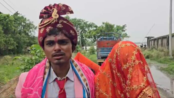 Flood blocked groom ways he took out wedding procession by boat in ...