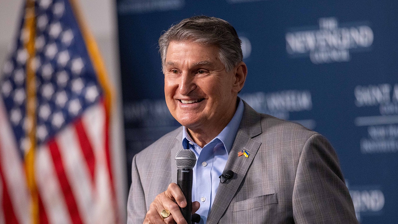 Manchin considers reregistering as Democrat to run for president